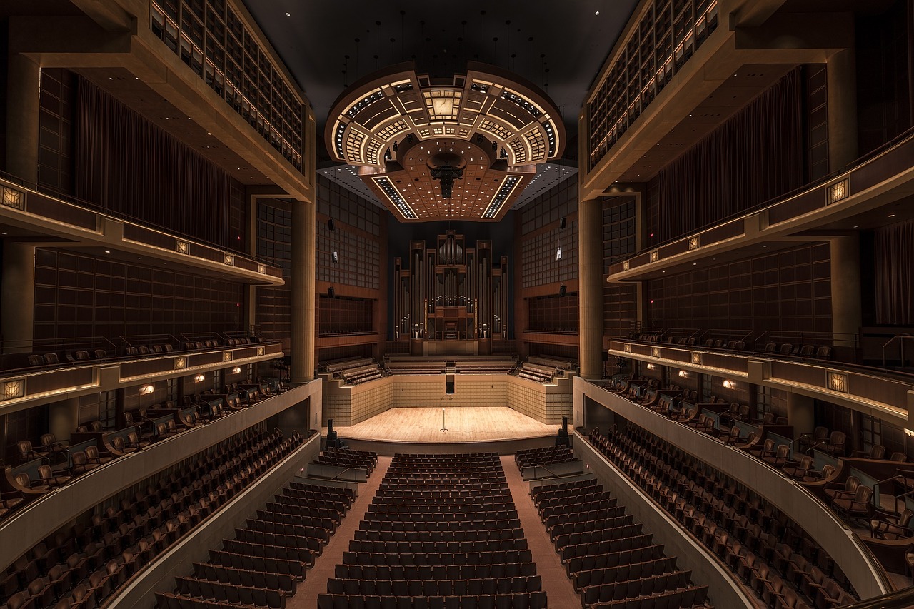 Los teatros son espacios con una excelente acústica.